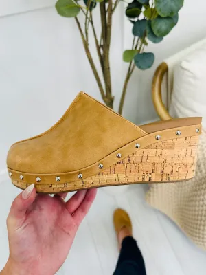 Fashionable Poise Wedges In Caramel