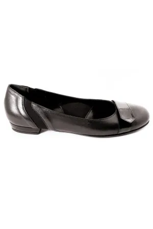 The Carolyn (no studs)